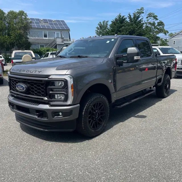 2023 Ford F-350 Super Duty Lariat