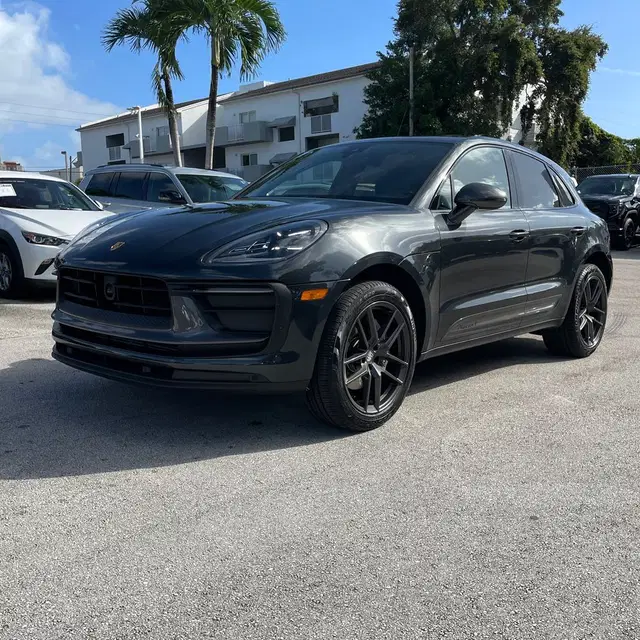 2023 Porsche Macan T