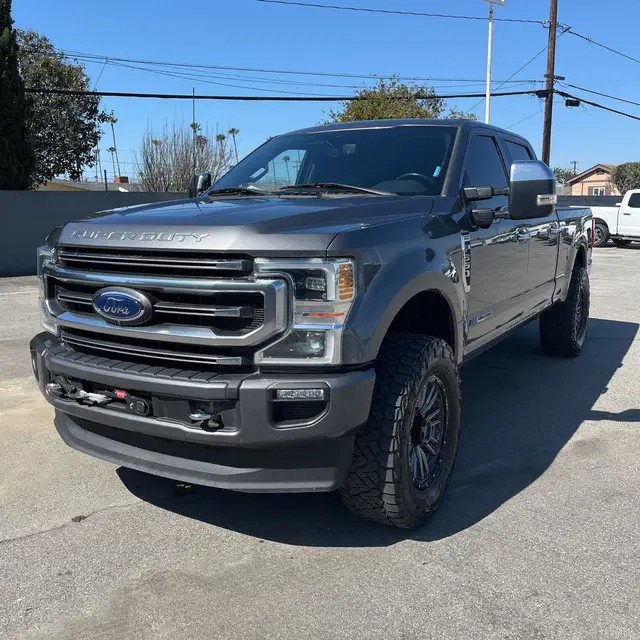 2022 Ford F-350 Super Duty Platinum