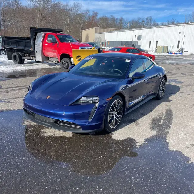2022 Porsche Taycan Base