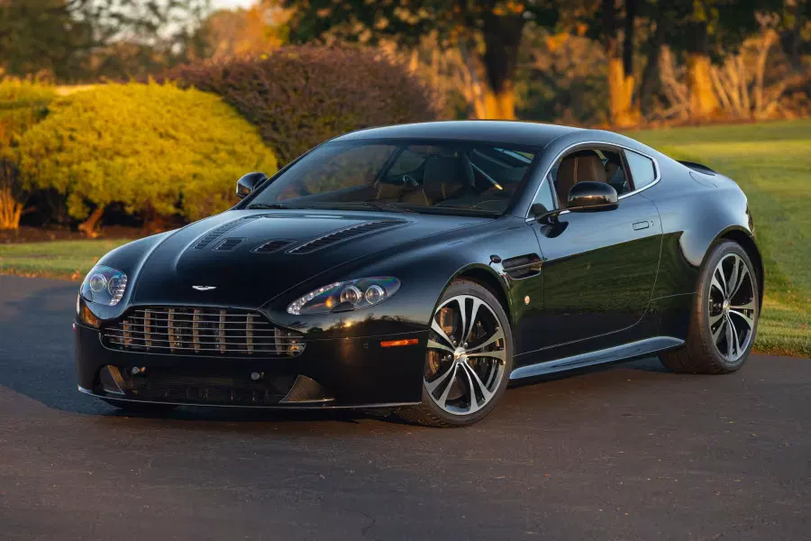 2011 Aston Martin V12 Vantage Coupe