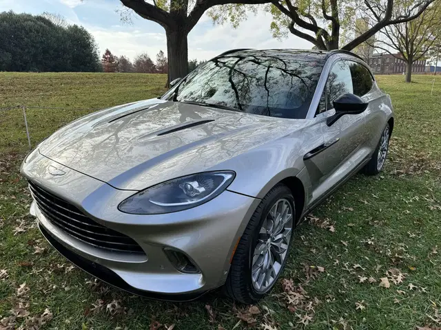 2021 Aston Martin DBX