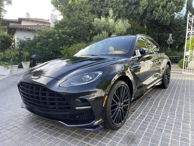 2023 Aston Martin DBX707