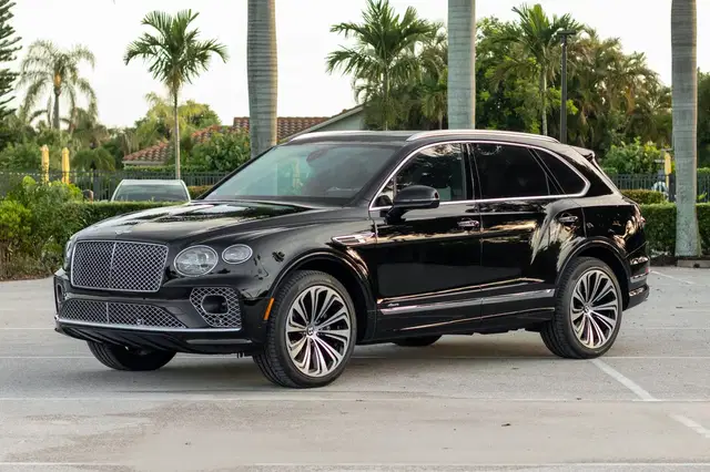 2023 Bentley Bentayga Azure V8