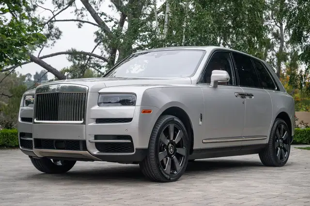 2,500-Mile 2022 Rolls-Royce Cullinan