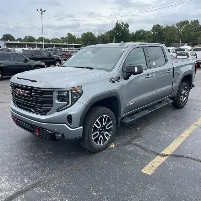 2023 GMC Sierra 1500 AT4