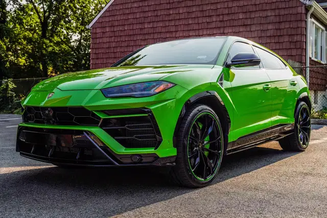 2022 Lamborghini Urus Pearl Capsule