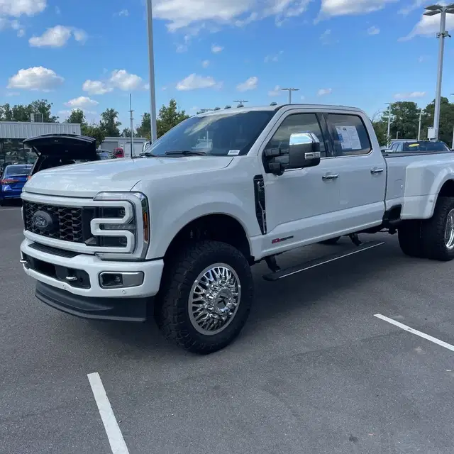 2024 Ford F-350 Super Duty Platinum