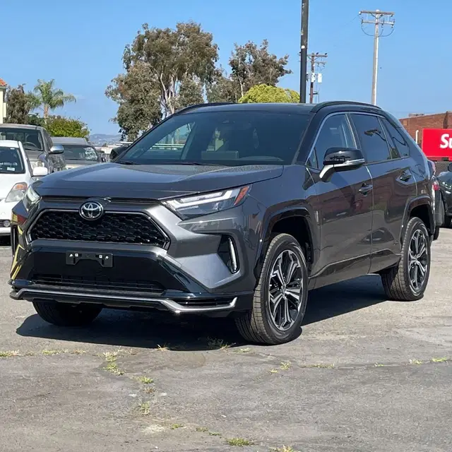 2025 Toyota RAV4 Plug-in Hybrid XSE